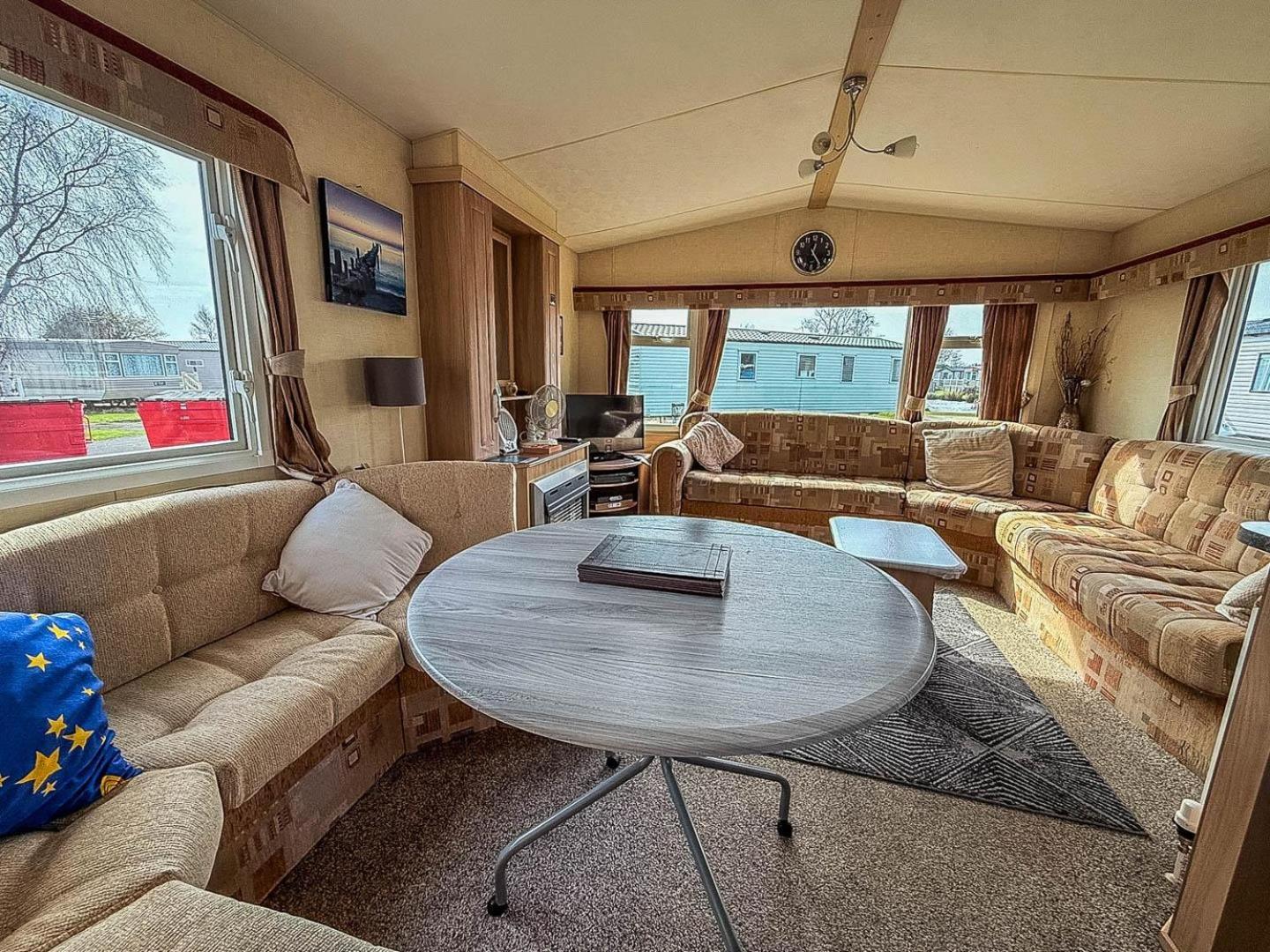 Spacious 8 Berth Caravan At Southview Holiday Park Near Skegness Ref 33018Ml Екстер'єр фото